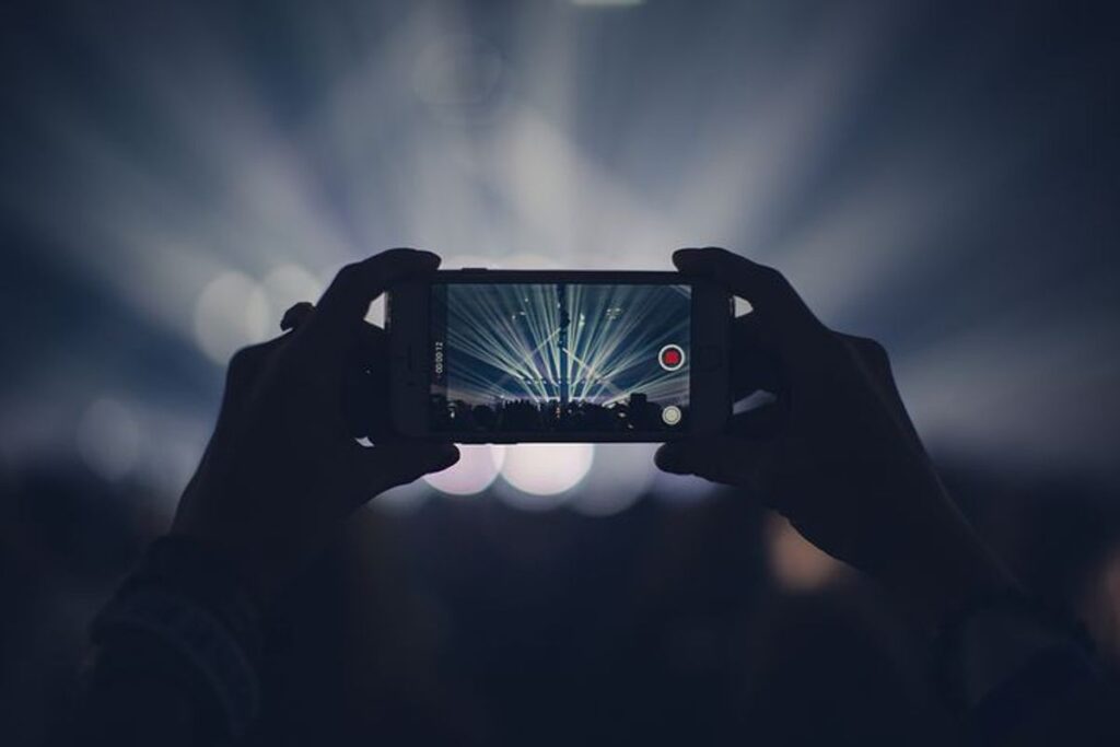 Things to Consider About Live Webcasting Things to Consider About Live Webcasting