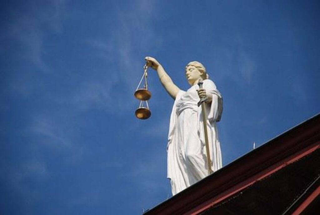 Lawbreaker Defendants on Trial : In Jail and From Bond