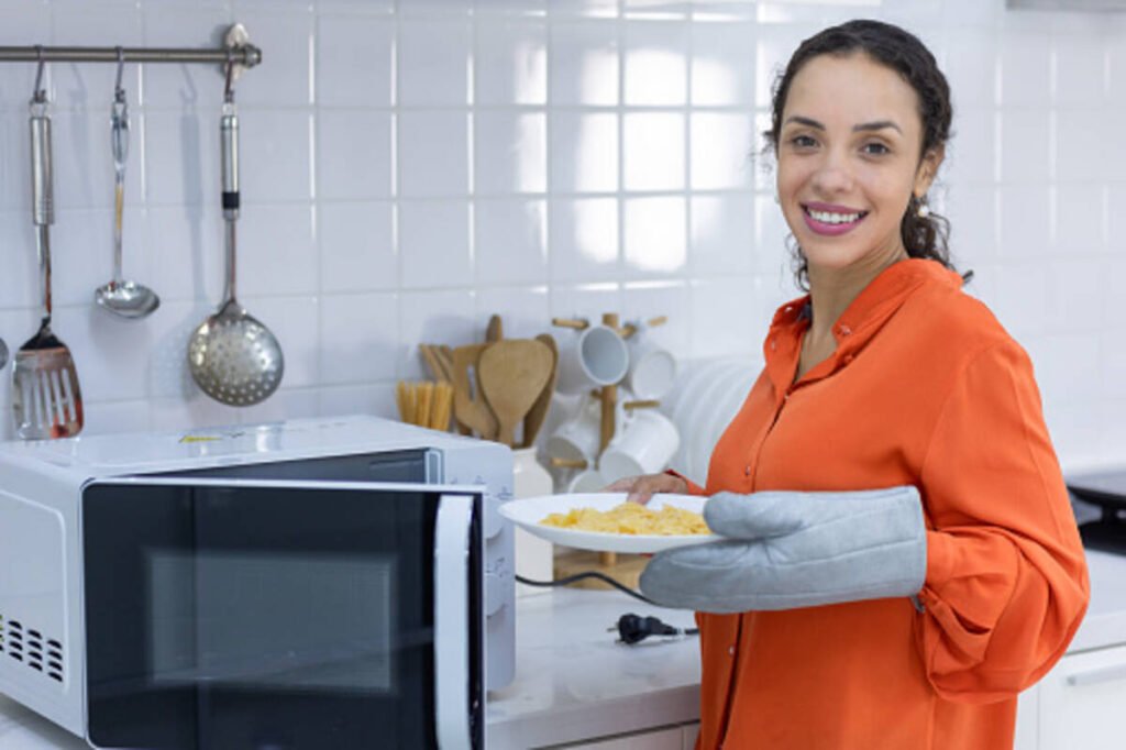 Kenwood K30GMS18 Compact Microwave With Grill
