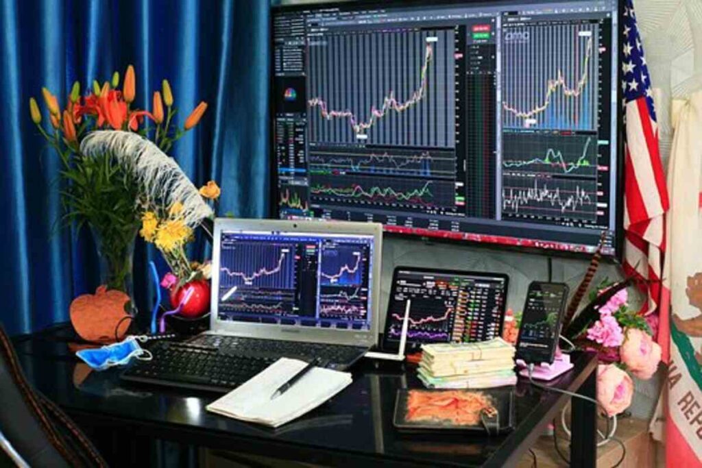 What You Should Know About Palantir Stock