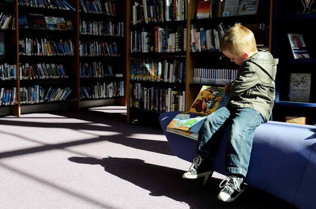 How to Keep a Busy Toddler Busy