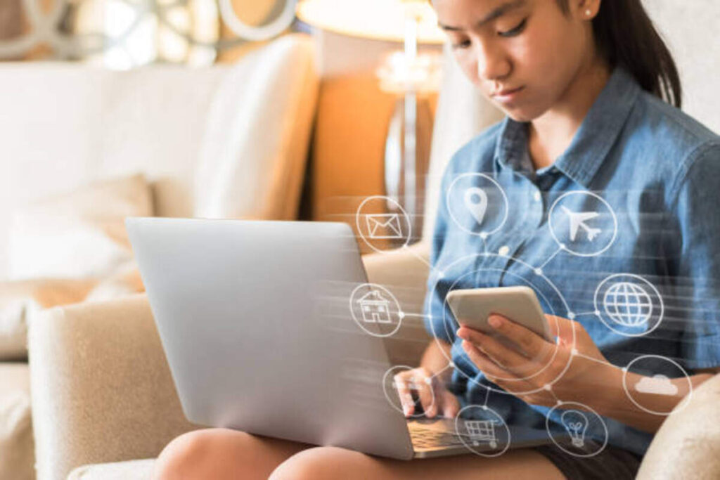 Women in Digital Marketing: Empowering Voices in the Online Sphere