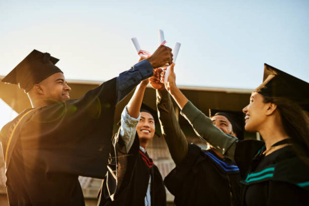 The particular Perceived Benefits of Using a False College Diploma: A Closer Search