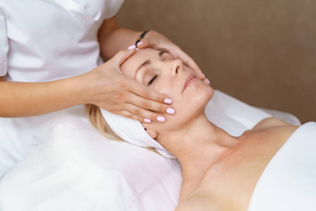 The Rise of At-Home Beauty Services in Dubai: How Women Are Redefining Self-Care